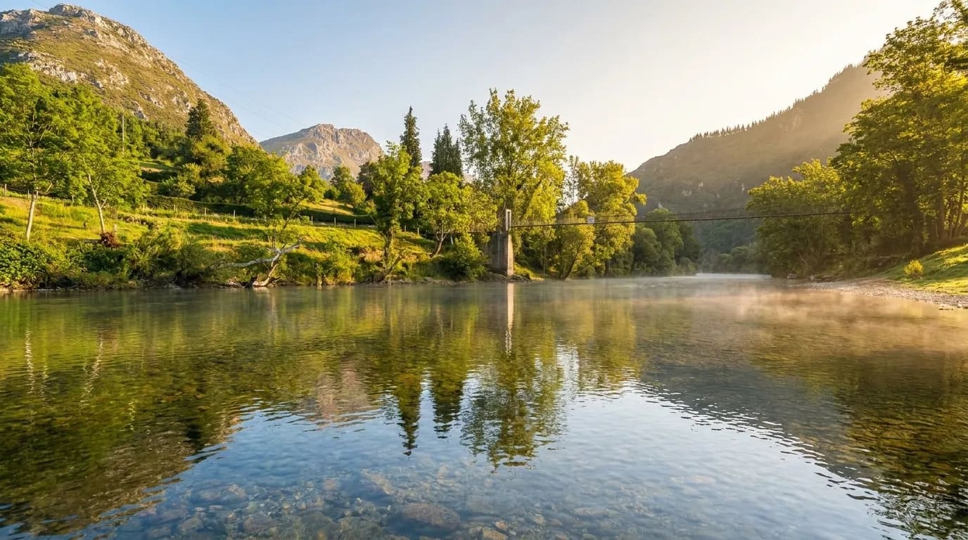 Pasarela de Fuentes sobre el Sella en el coto salmonero